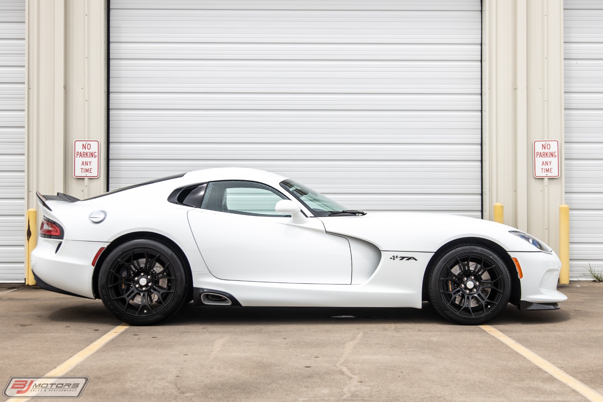 Used-2014-Dodge-Viper-TA-10