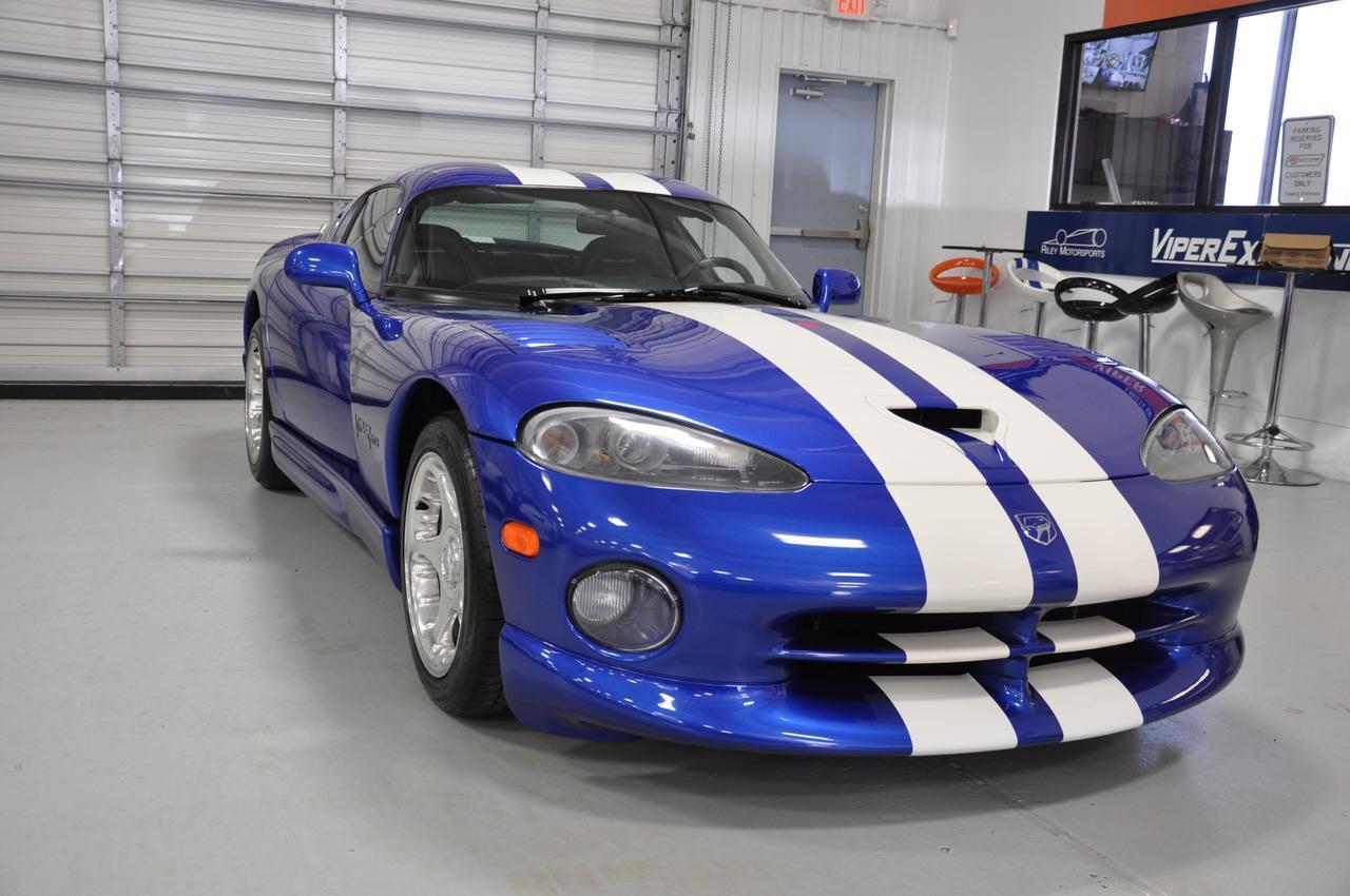 Used-1996-Dodge-Viper-GTS