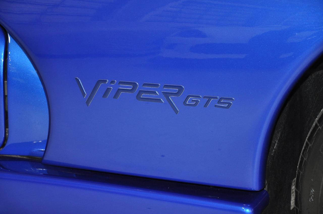 Used-1996-Dodge-Viper-GTS