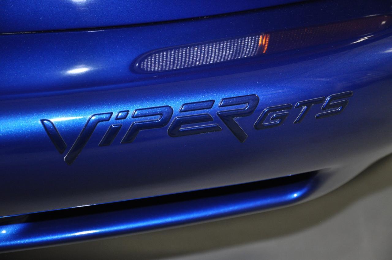 Used-1996-Dodge-Viper-GTS