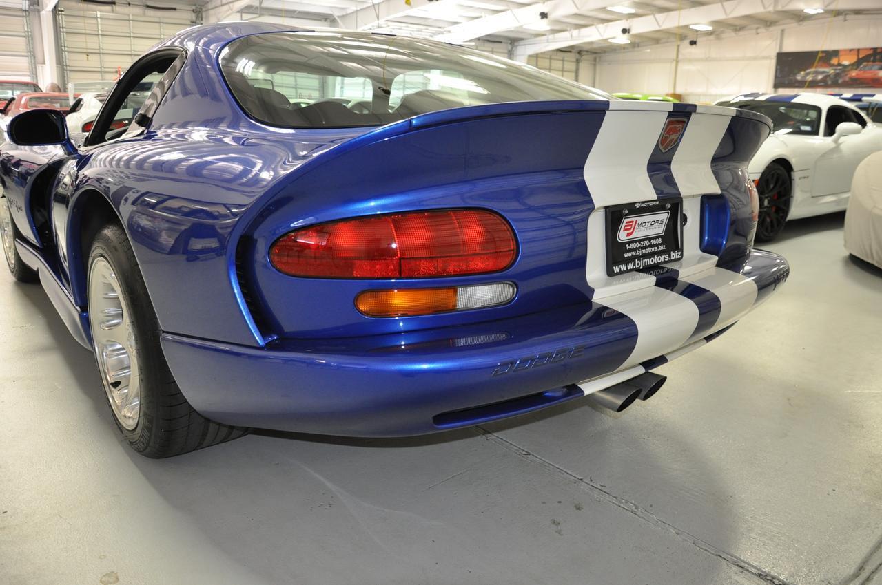 Used-1996-Dodge-Viper-GTS