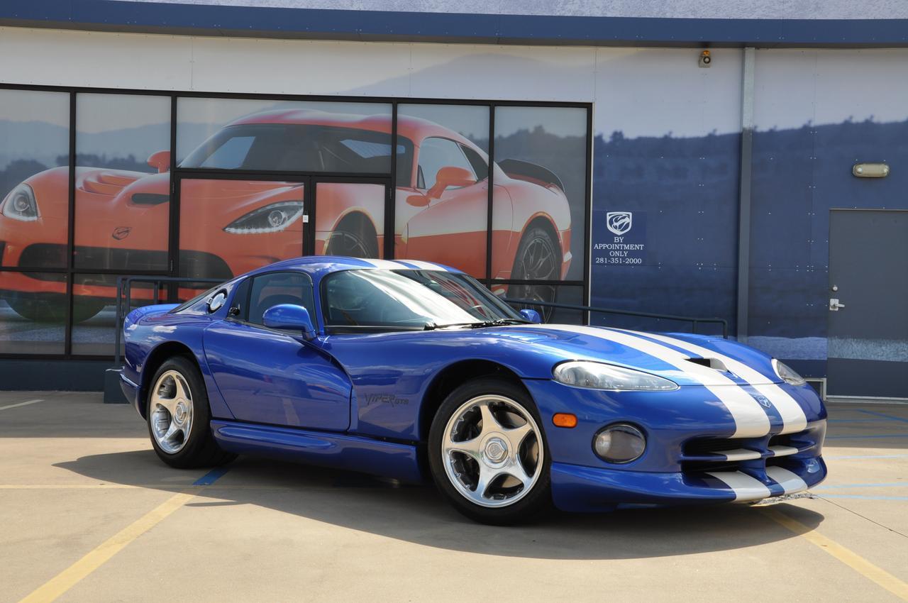 Used-1996-Dodge-Viper-GTS