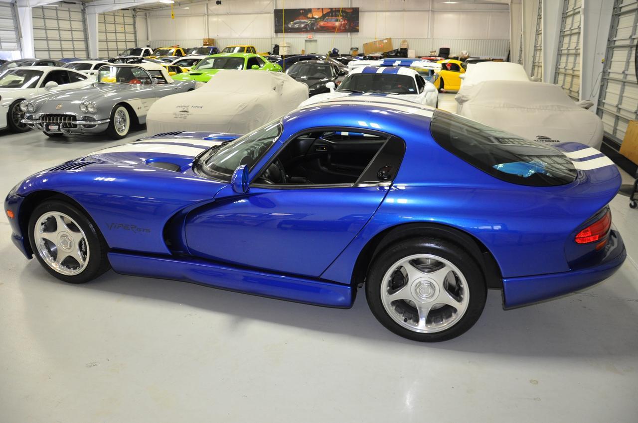 Used-1996-Dodge-Viper-GTS