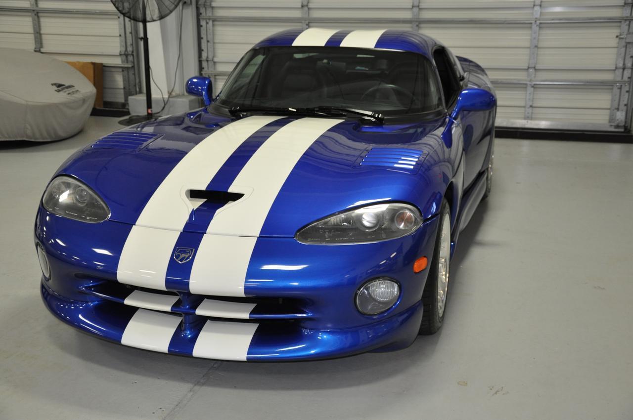 Used-1996-Dodge-Viper-GTS