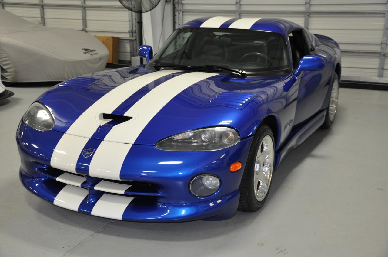 Used-1996-Dodge-Viper-GTS