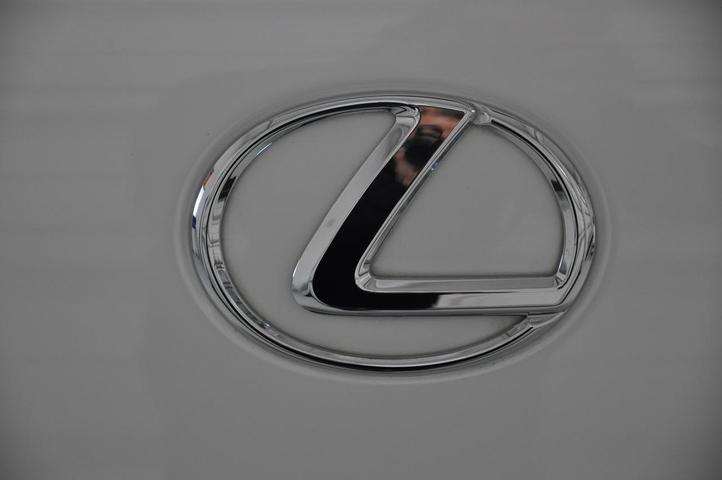 Used-2015-Lexus-LX-570