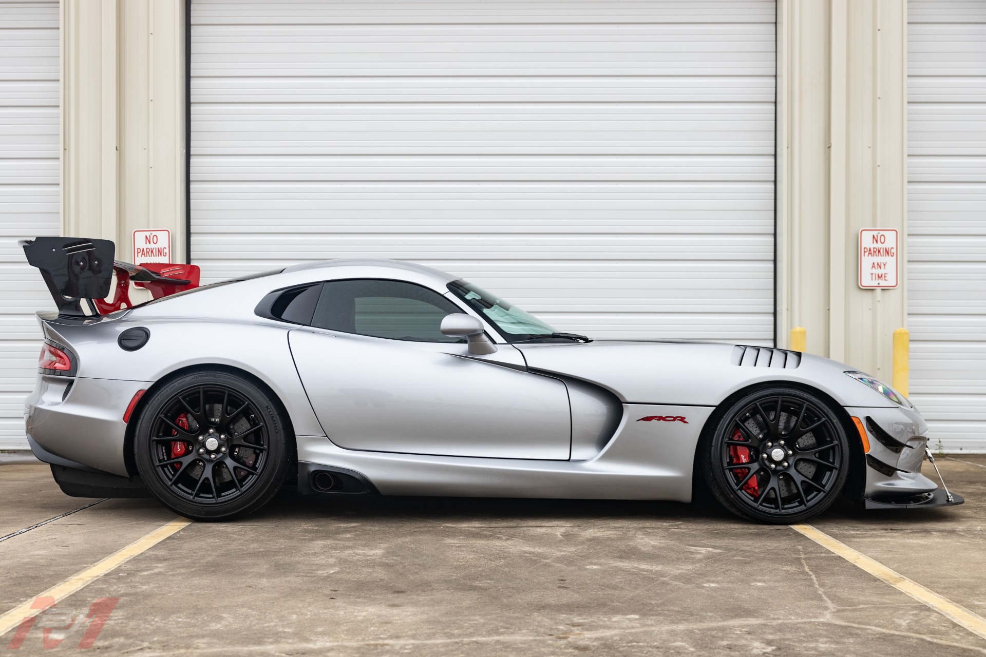 Used-2016-Dodge-Viper-ACR-Extreme