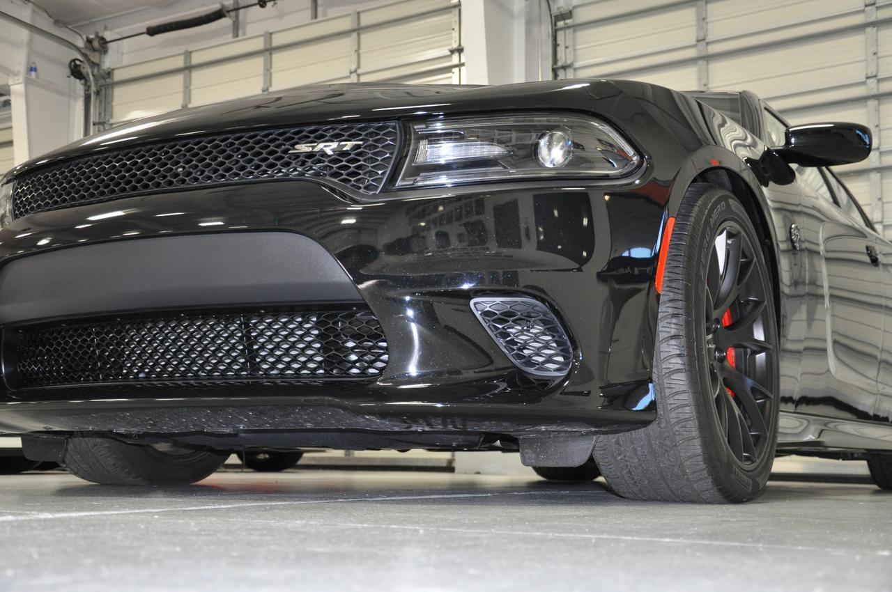 Used-2015-Dodge-Charger-SRT-Hellcat