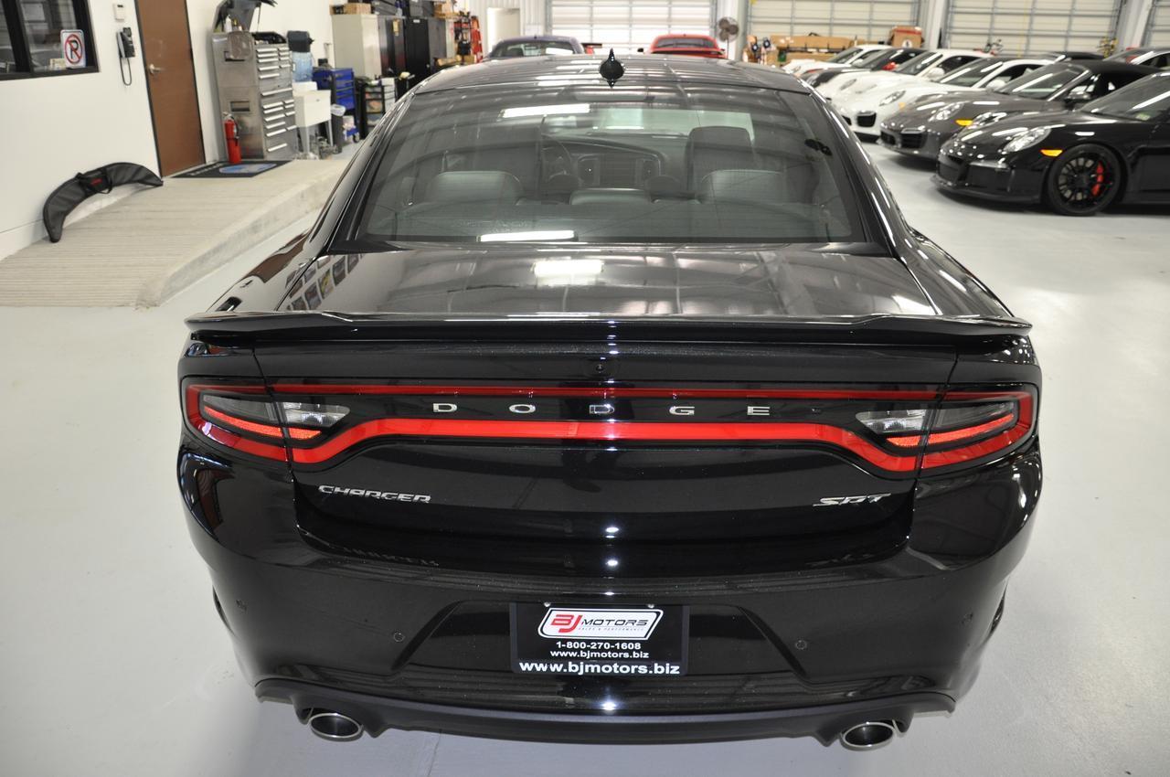 Used-2015-Dodge-Charger-SRT-Hellcat