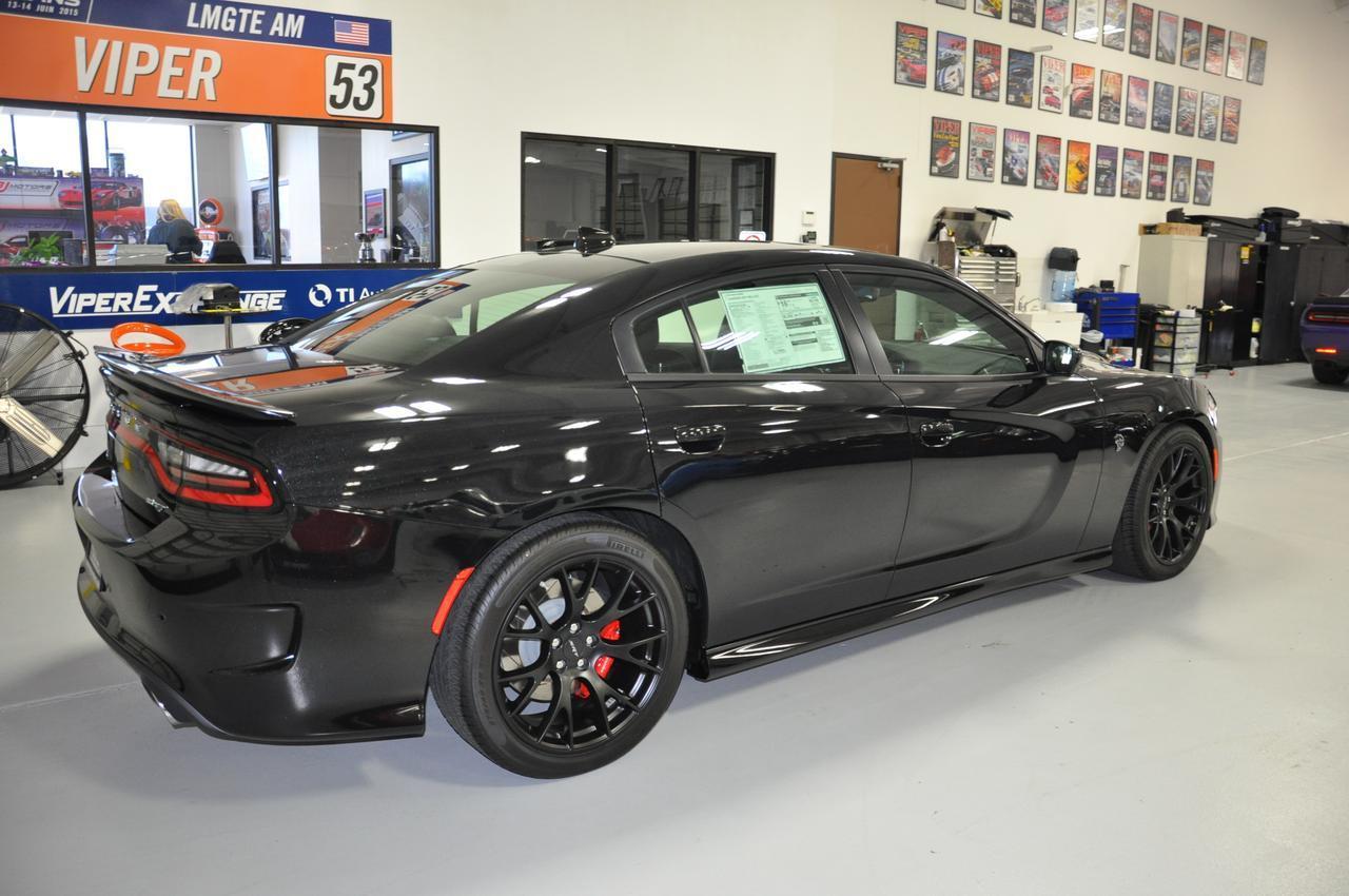 Used-2015-Dodge-Charger-SRT-Hellcat