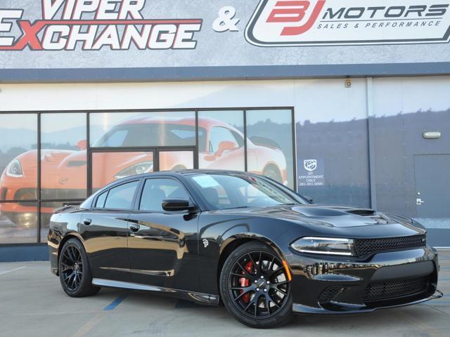 Used-2015-Dodge-Charger-SRT-Hellcat