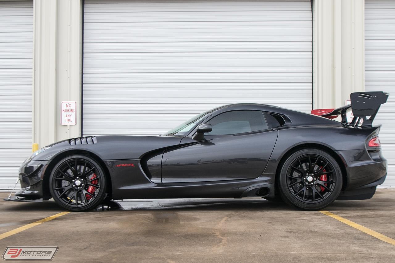 Used-2017-Dodge-Viper-ACR-Extreme-GTC-Solid-Gunmetal