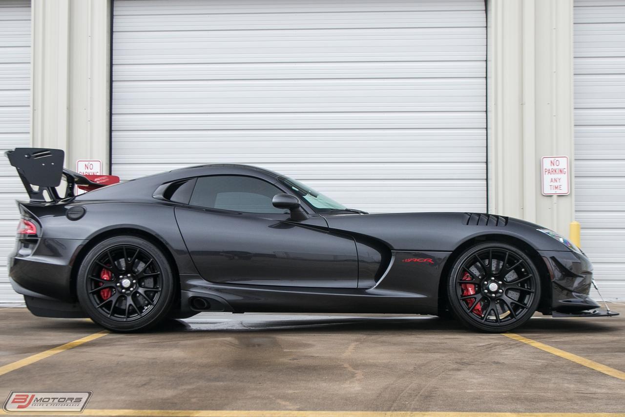 Used-2017-Dodge-Viper-ACR-Extreme-GTC-Solid-Gunmetal