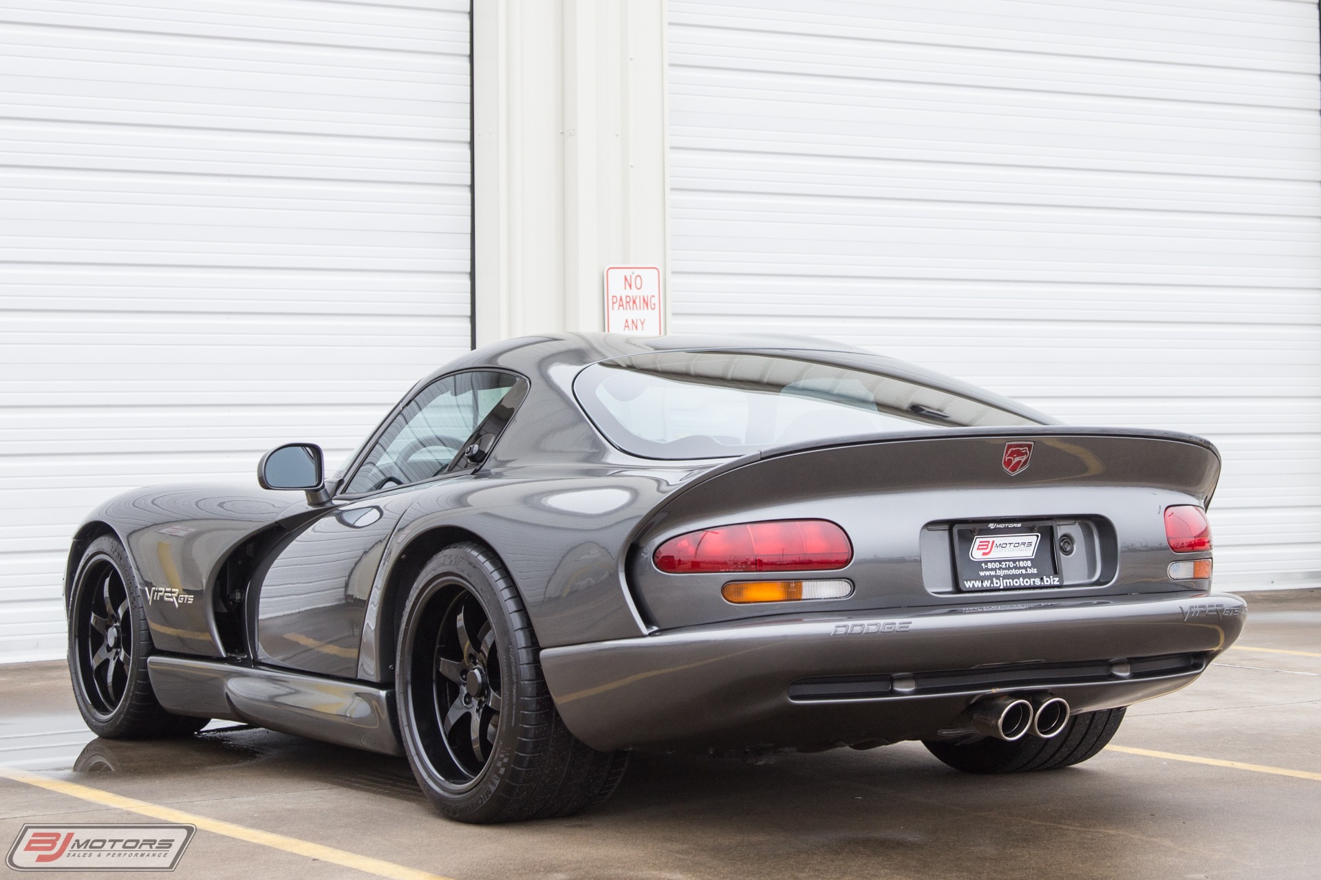 Used-2002-Dodge-Viper-GTS