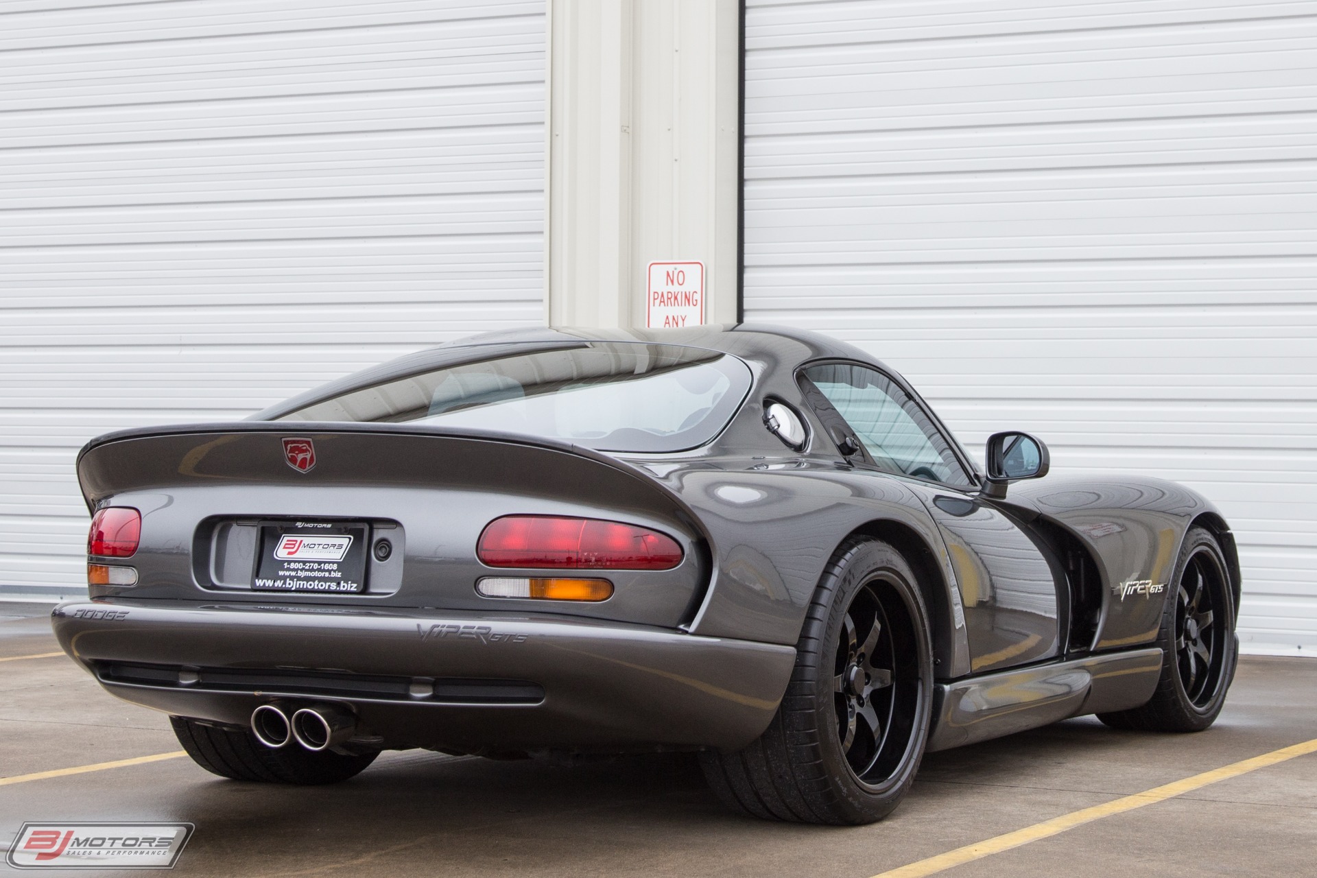 Used-2002-Dodge-Viper-GTS