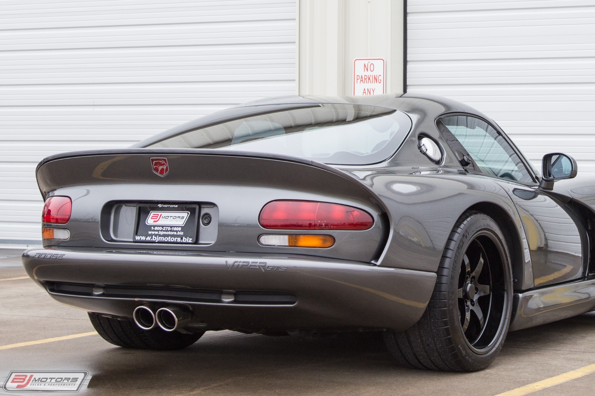 Used-2002-Dodge-Viper-GTS