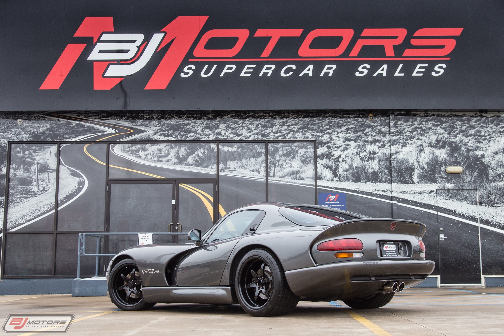 Used-2002-Dodge-Viper-GTS