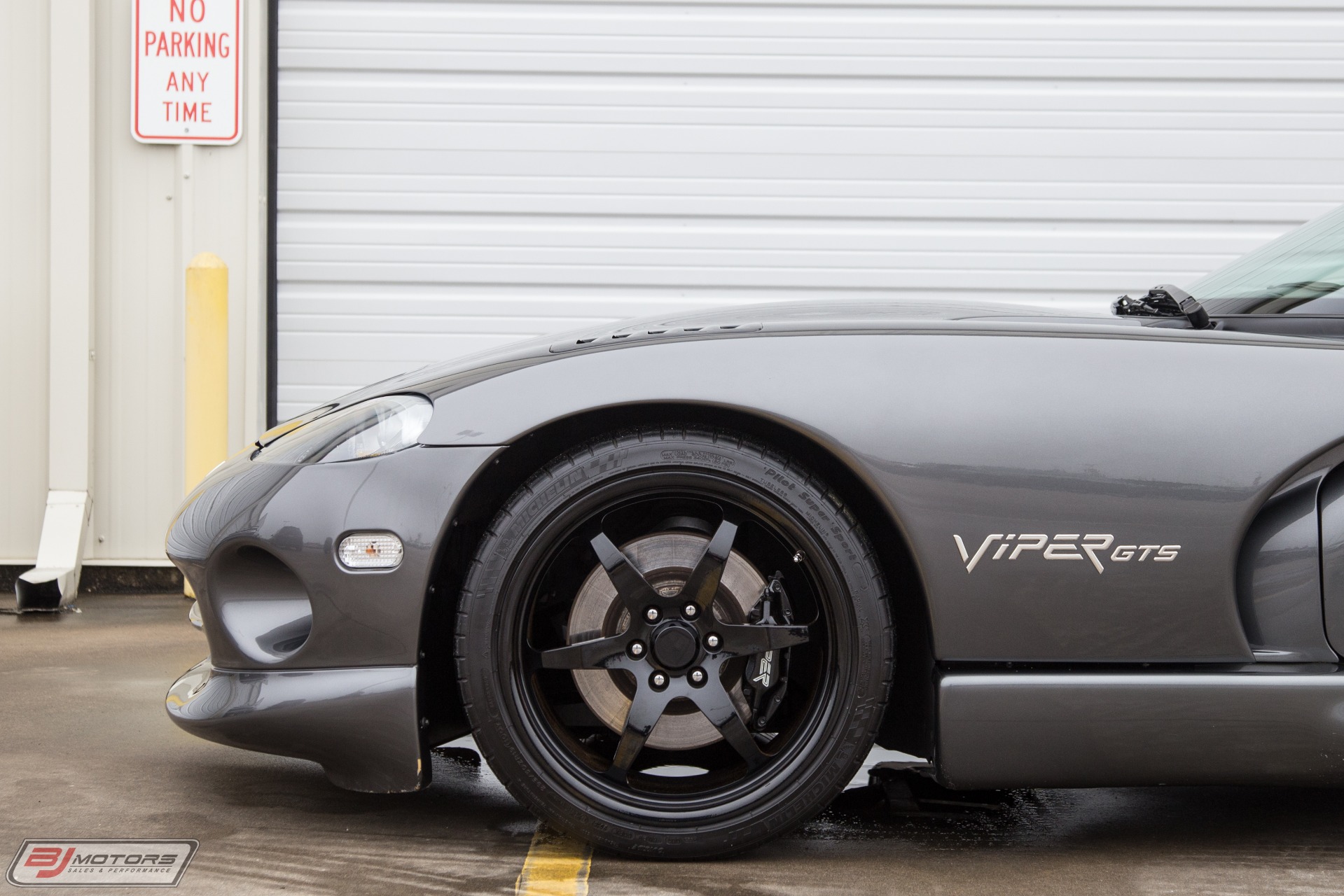 Used-2002-Dodge-Viper-GTS