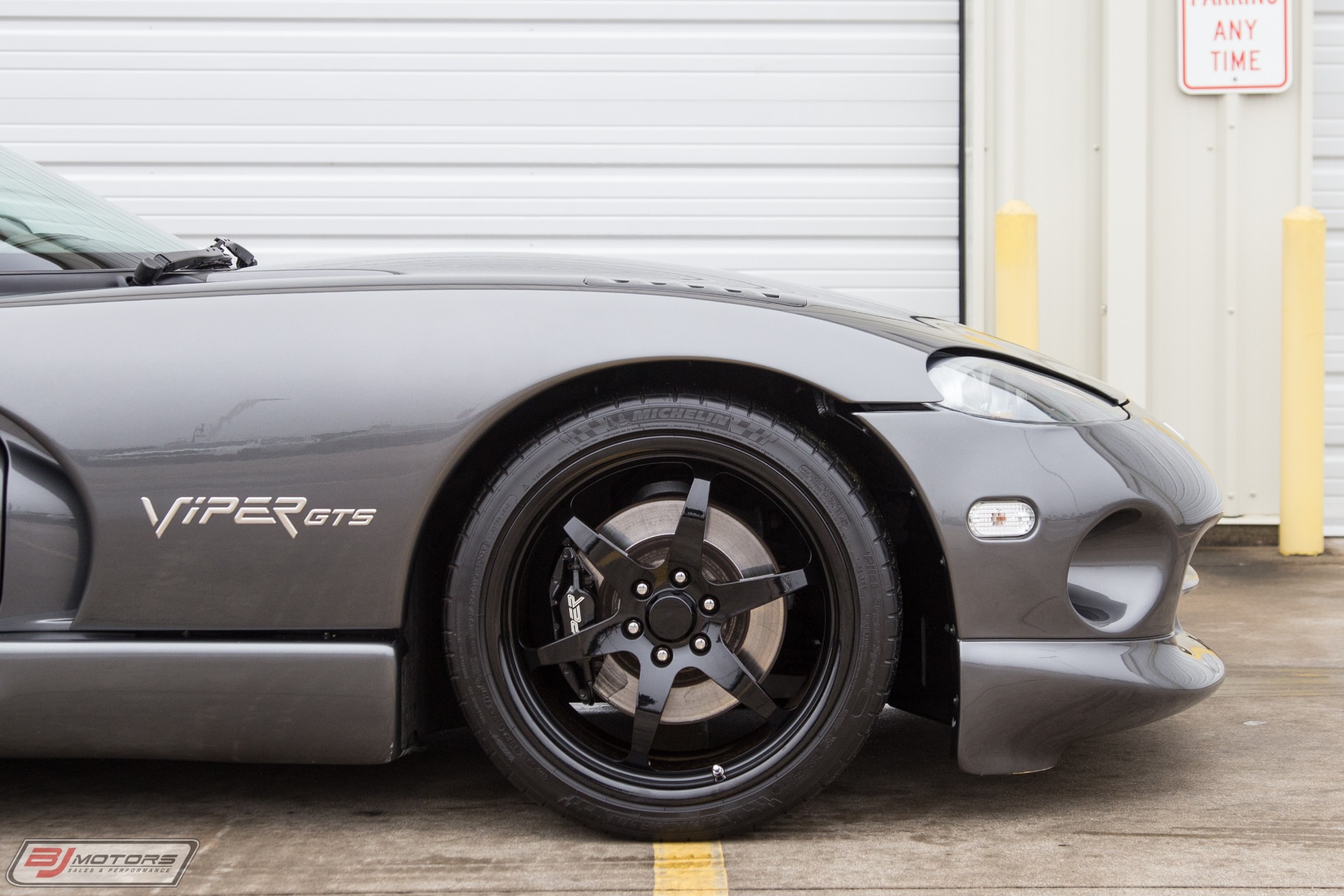 Used-2002-Dodge-Viper-GTS