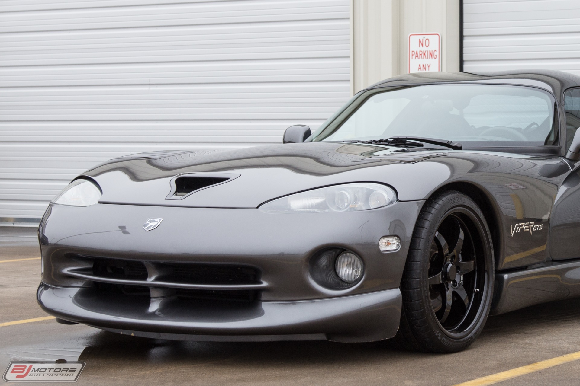 Used-2002-Dodge-Viper-GTS