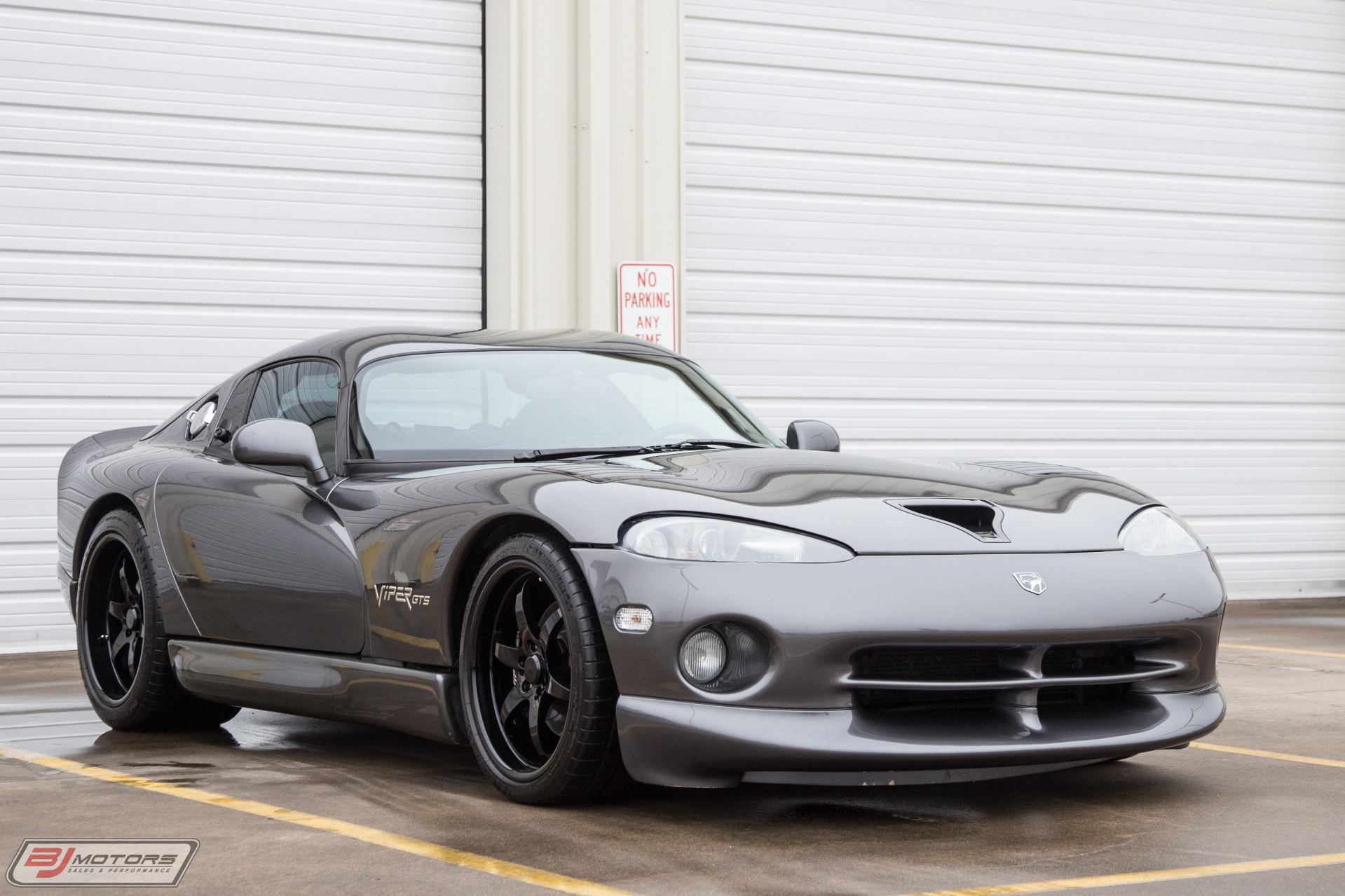 Used-2002-Dodge-Viper-GTS