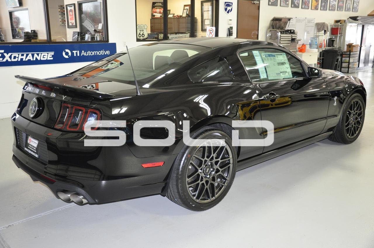 Used-2014-Ford-Mustang-Shelby-GT500