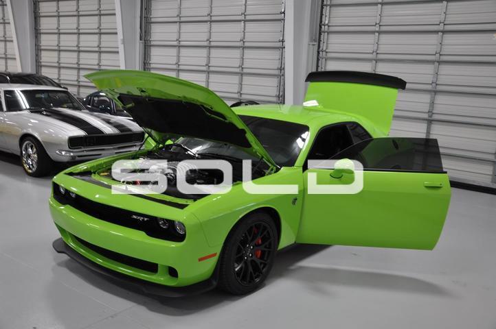 Used-2015-Dodge-Challenger-SRT-Hellcat