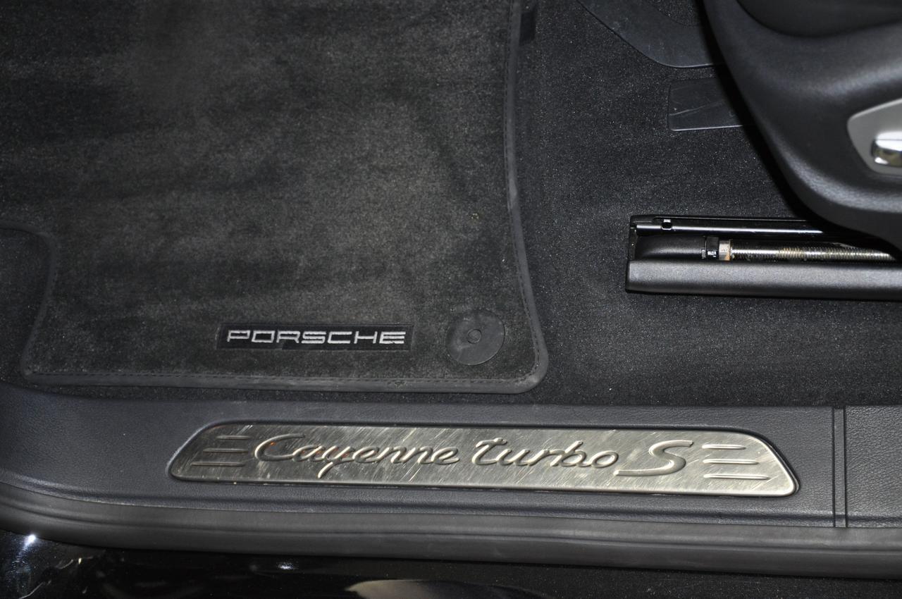 Used-2014-Porsche-Cayenne-Turbo-S