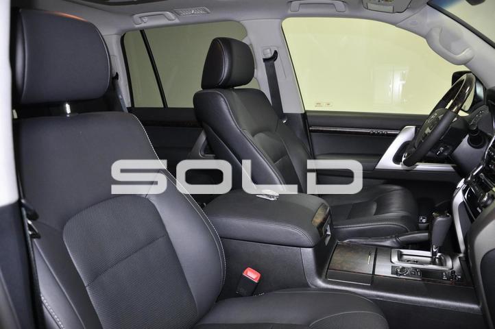 Used-2015-Toyota-Land-Cruiser