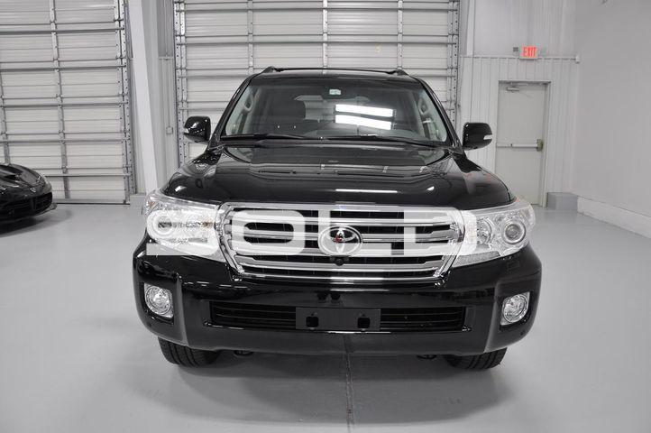 Used-2015-Toyota-Land-Cruiser