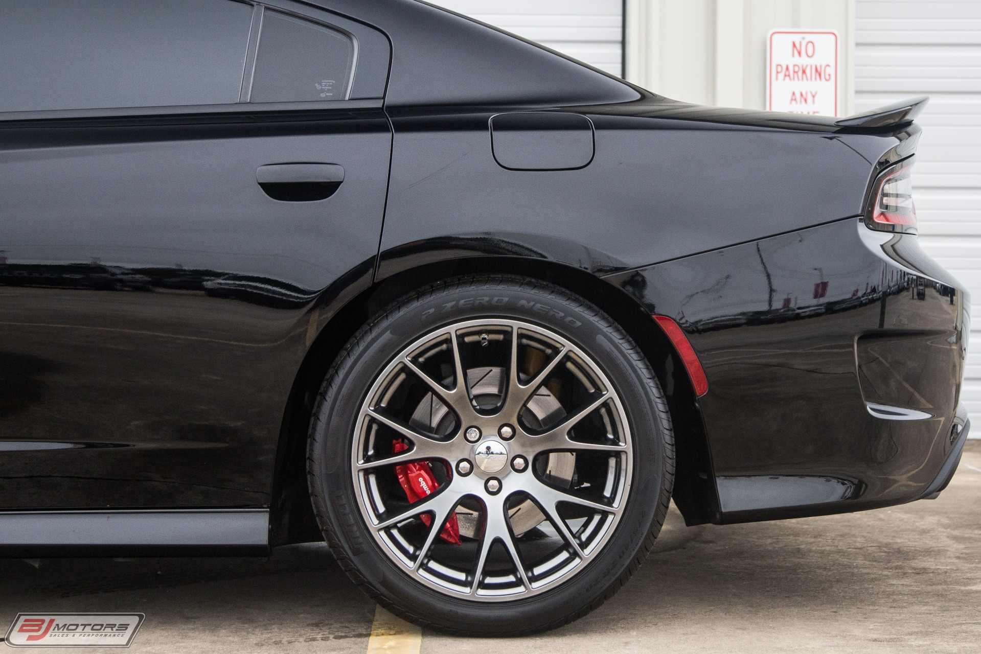 Used-2016-Dodge-Charger-SRT-392