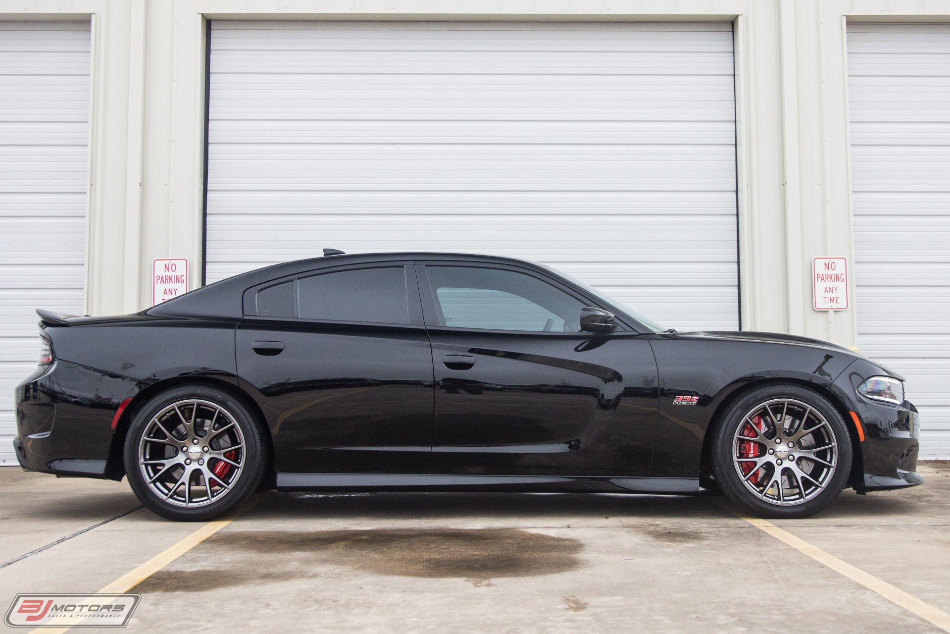 Used-2016-Dodge-Charger-SRT-392