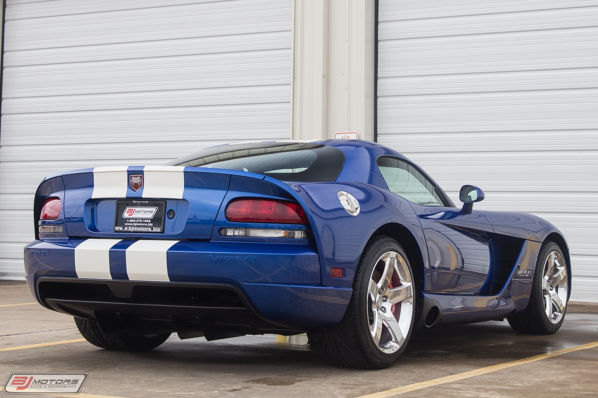 Used-2006-Dodge-Viper-SRT-10-with-only-1200-miles