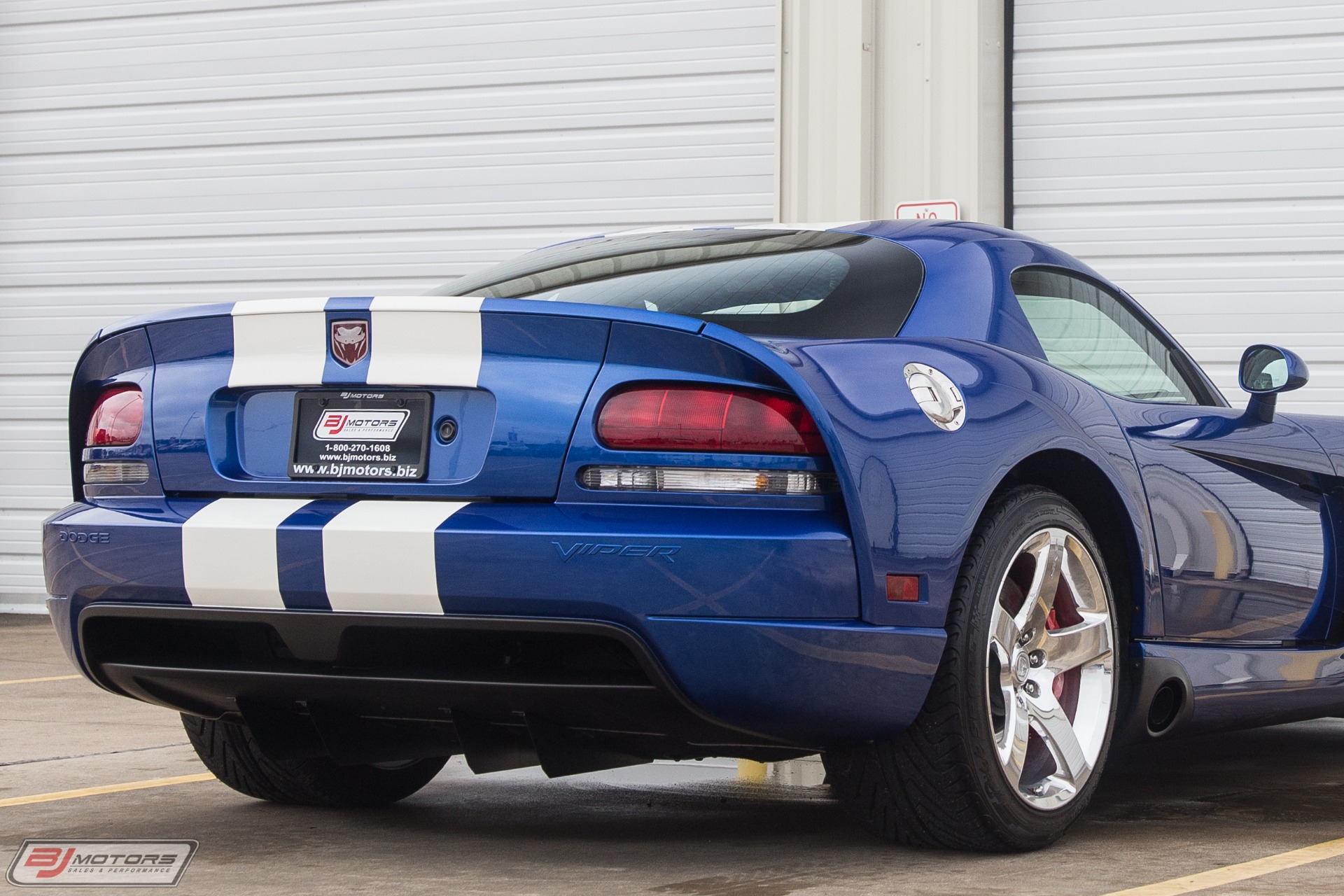 Used-2006-Dodge-Viper-SRT-10-with-only-1200-miles