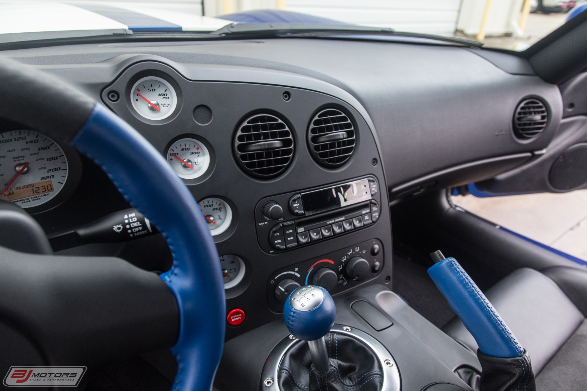 Used-2006-Dodge-Viper-SRT-10-with-only-1200-miles