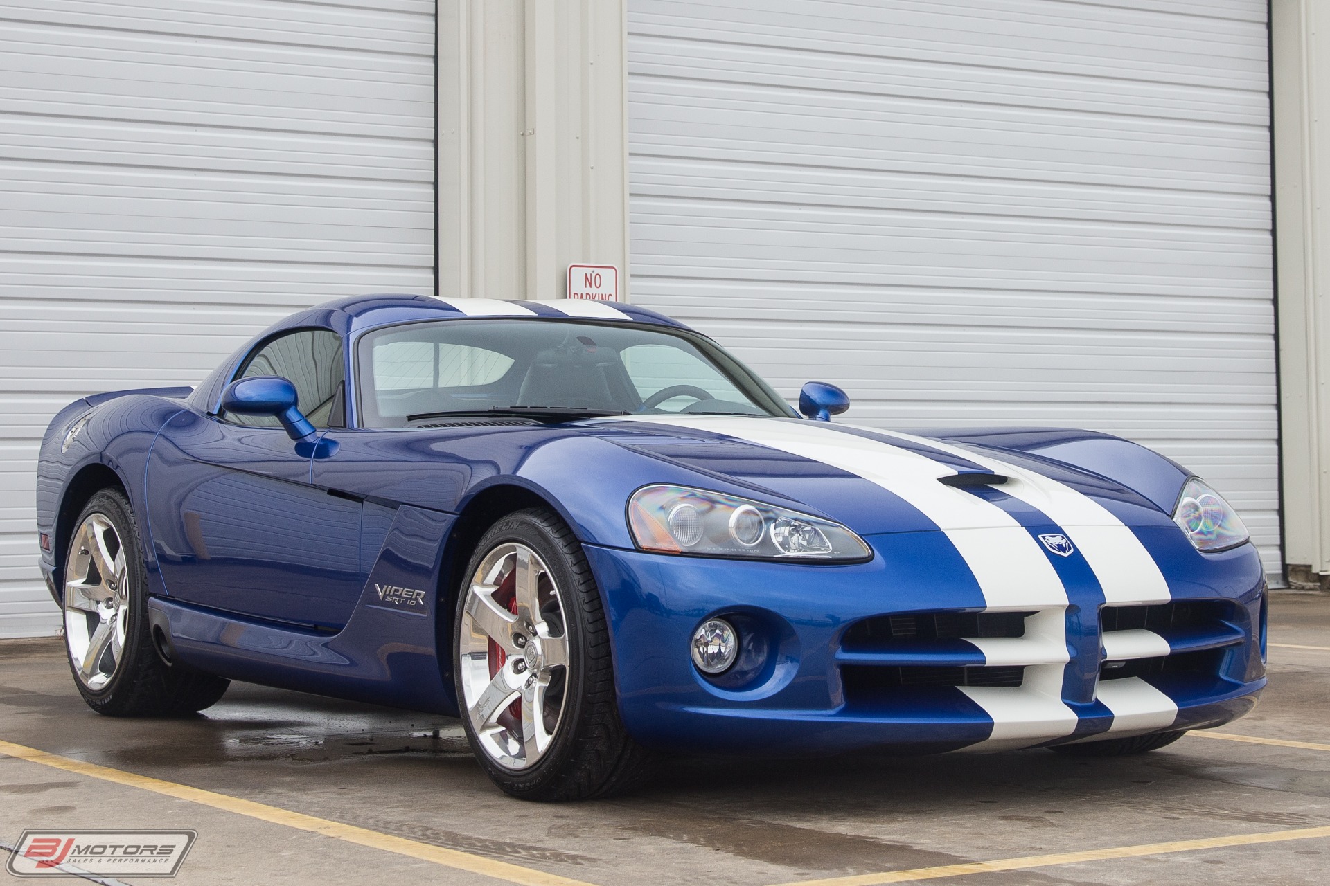 Used-2006-Dodge-Viper-SRT-10-with-only-1200-miles