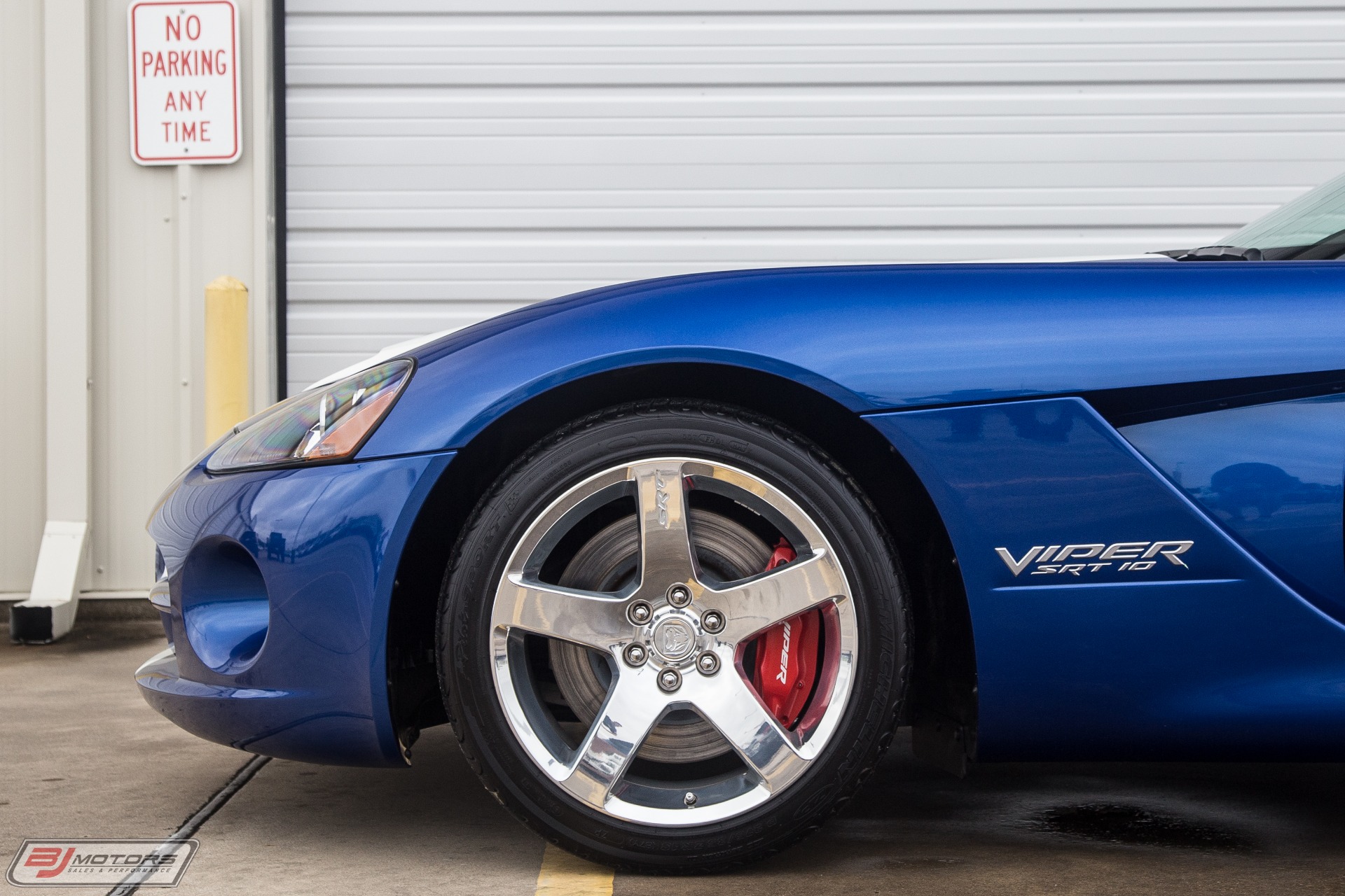 Used-2006-Dodge-Viper-SRT-10-with-only-1200-miles