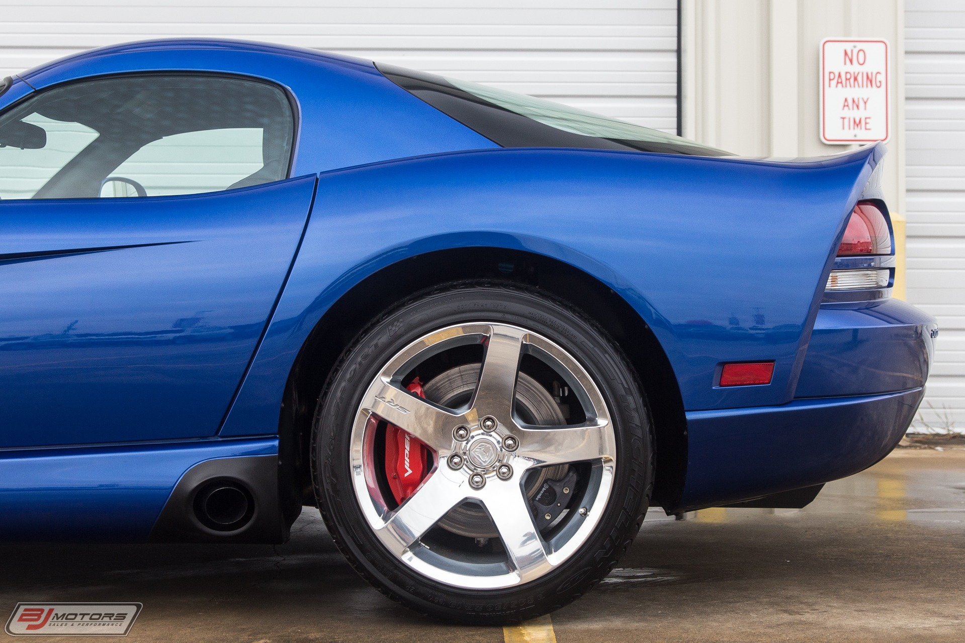 Used-2006-Dodge-Viper-SRT-10-with-only-1200-miles