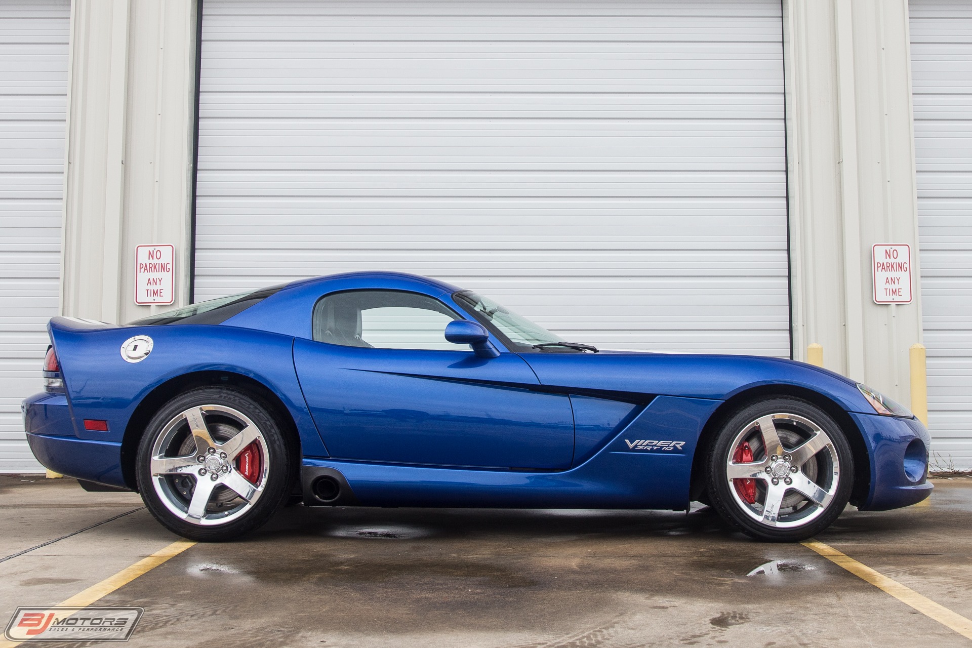 Used-2006-Dodge-Viper-SRT-10-with-only-1200-miles