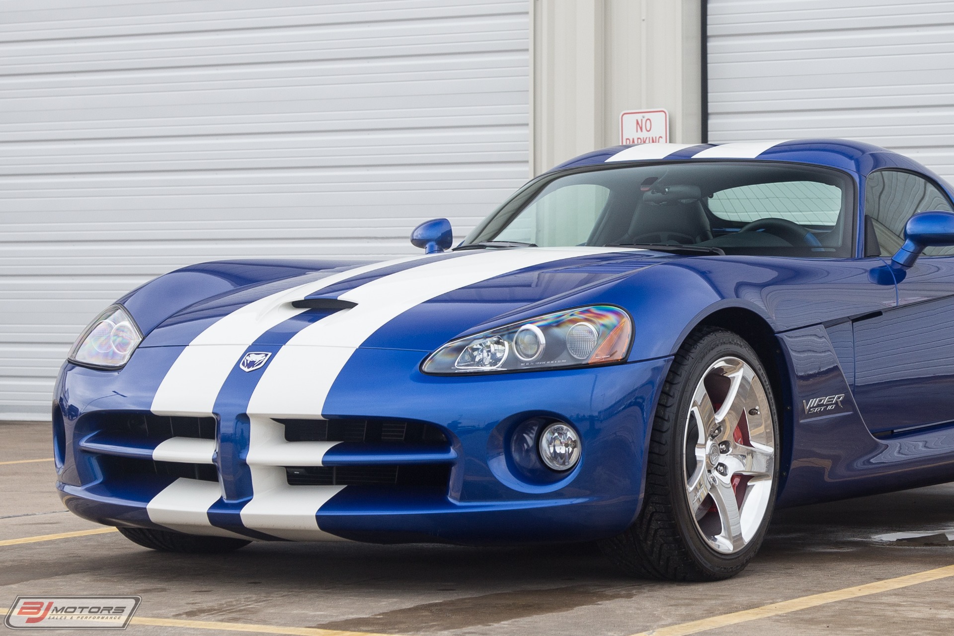 Used-2006-Dodge-Viper-SRT-10-with-only-1200-miles