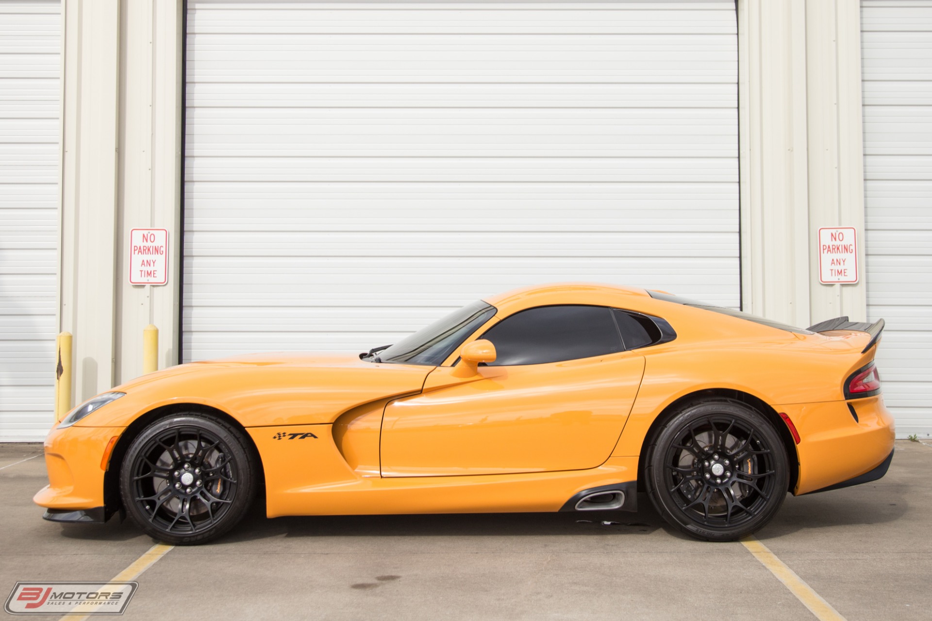 Used-2016-Dodge-Viper-TA-10