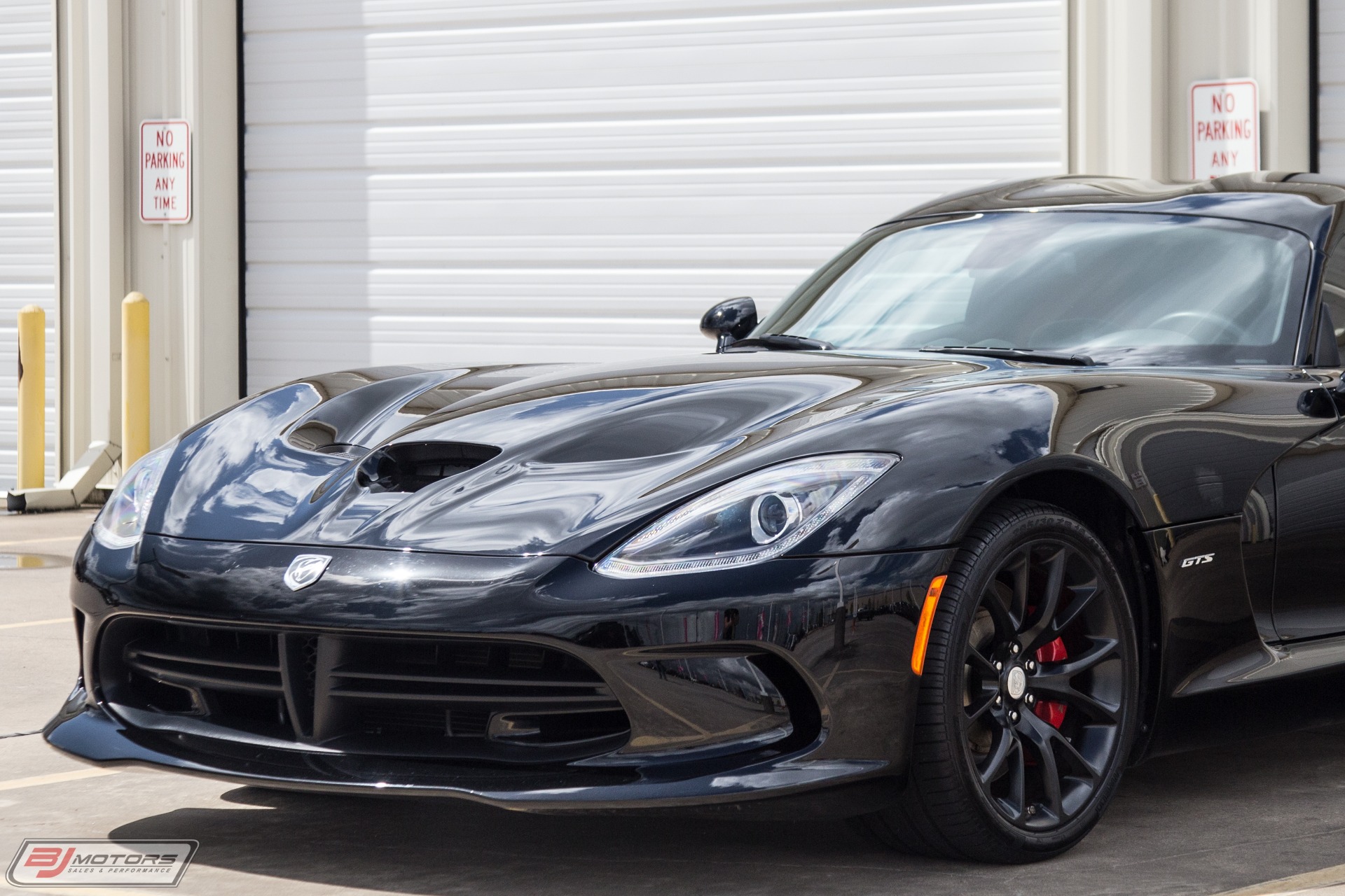 Used-2014-Dodge-SRT-Viper-GTS