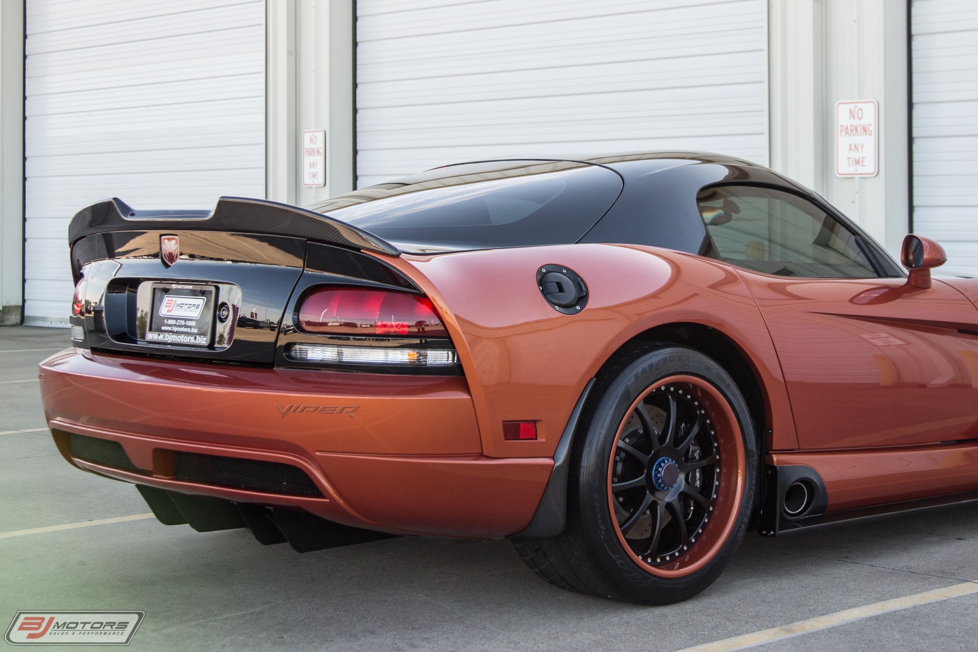 Used-2006-Dodge-Viper-SRT-10