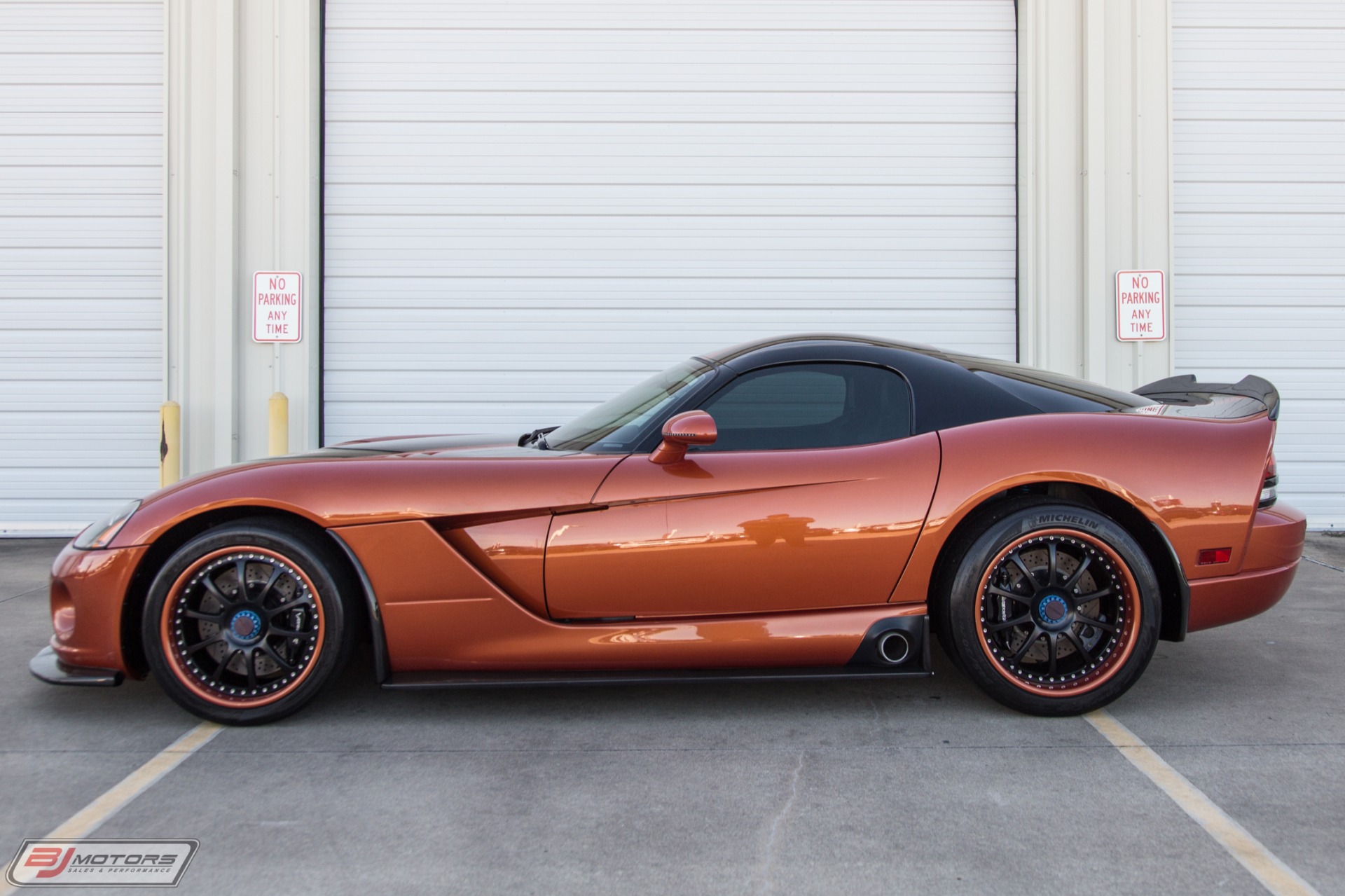 Used-2006-Dodge-Viper-SRT-10