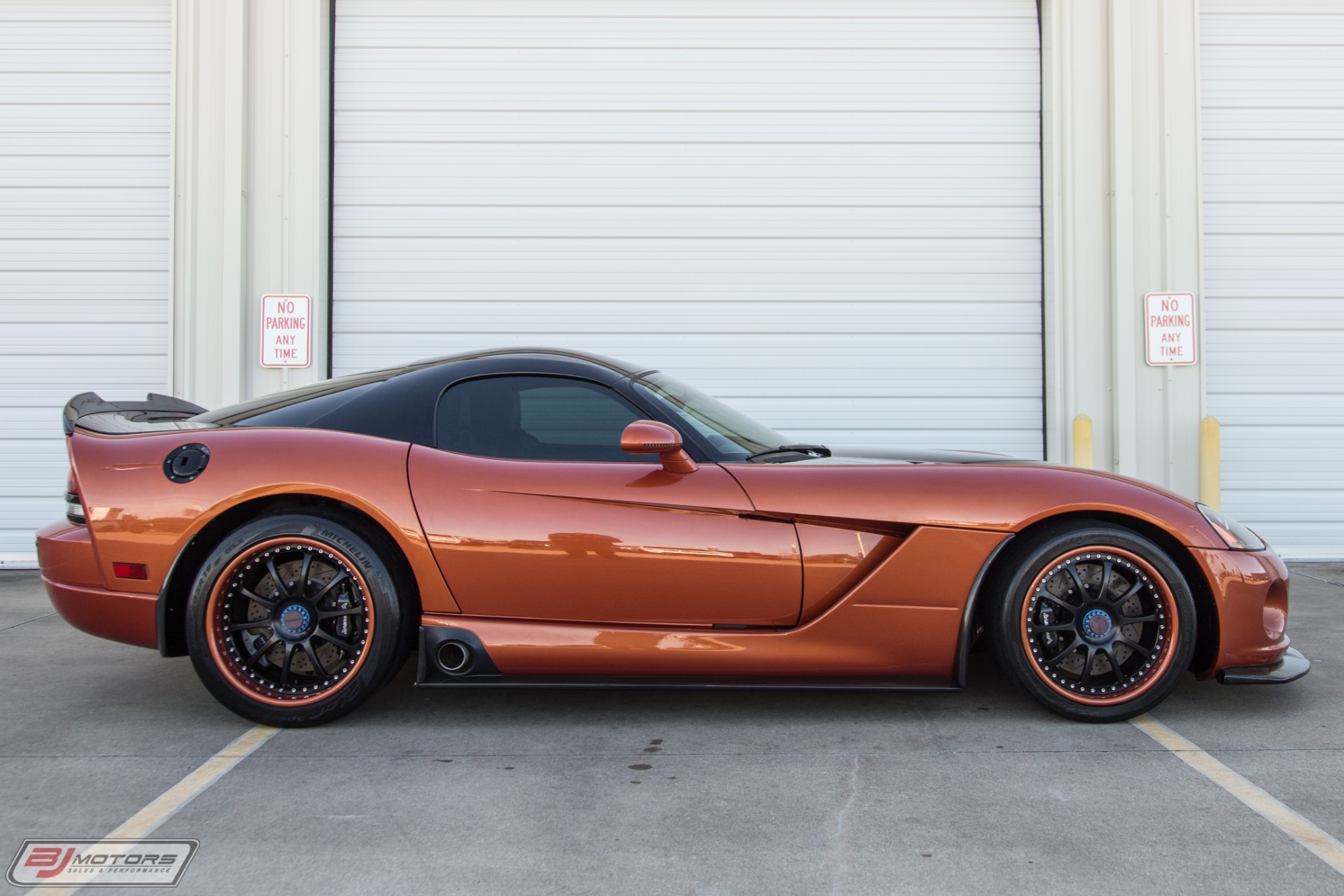 Used-2006-Dodge-Viper-SRT-10