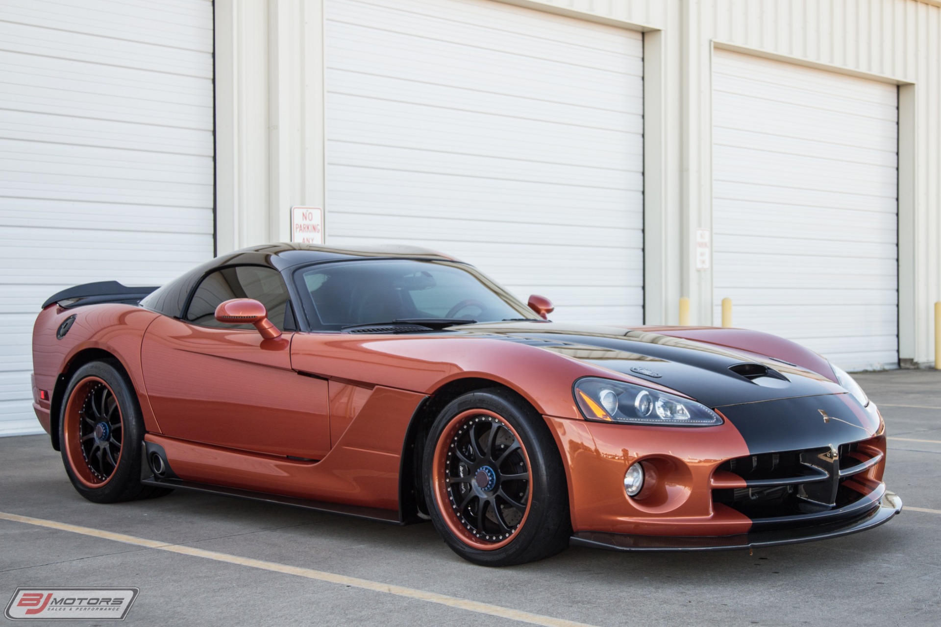 Used-2006-Dodge-Viper-SRT-10