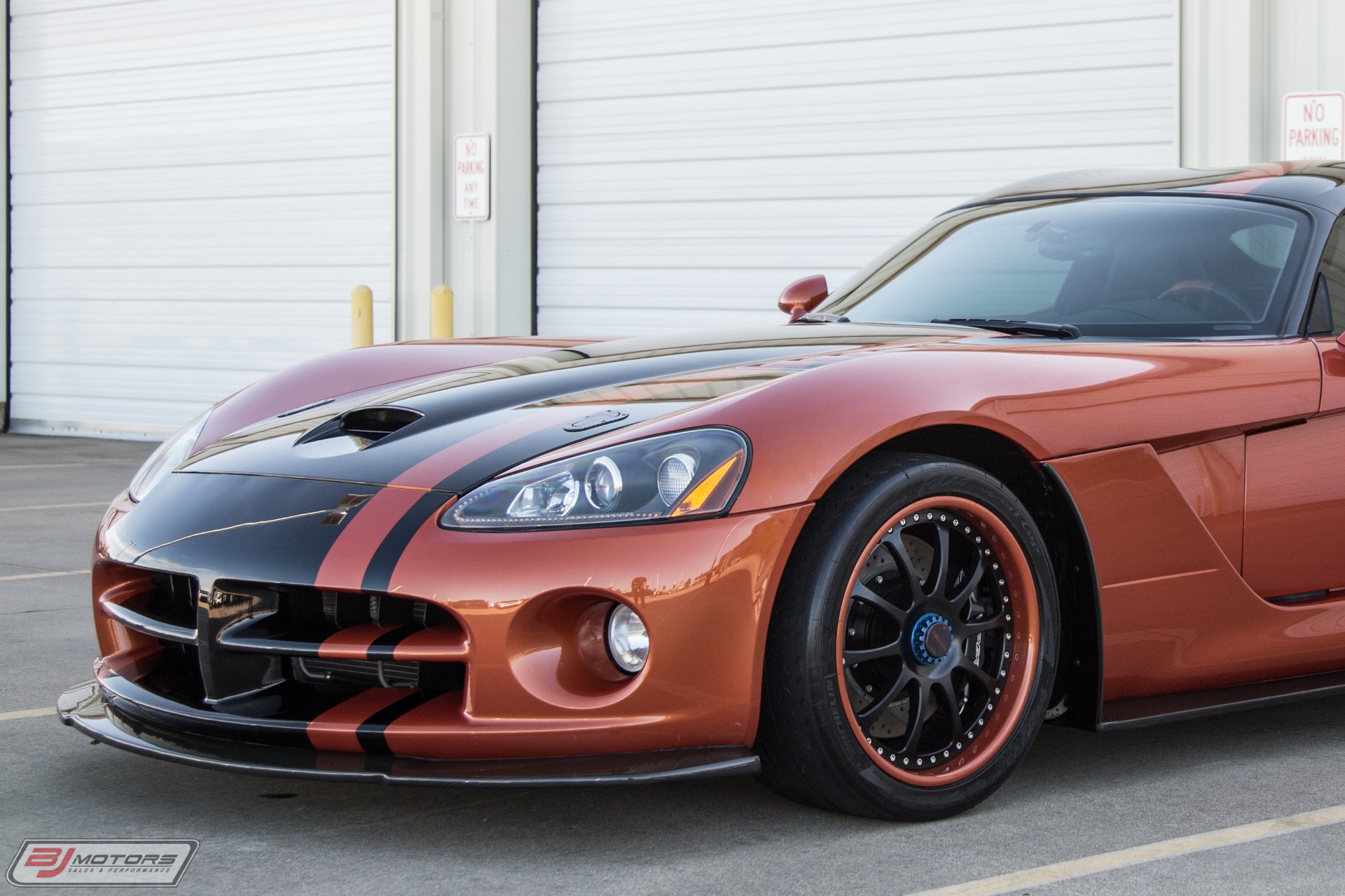 Used-2006-Dodge-Viper-SRT-10