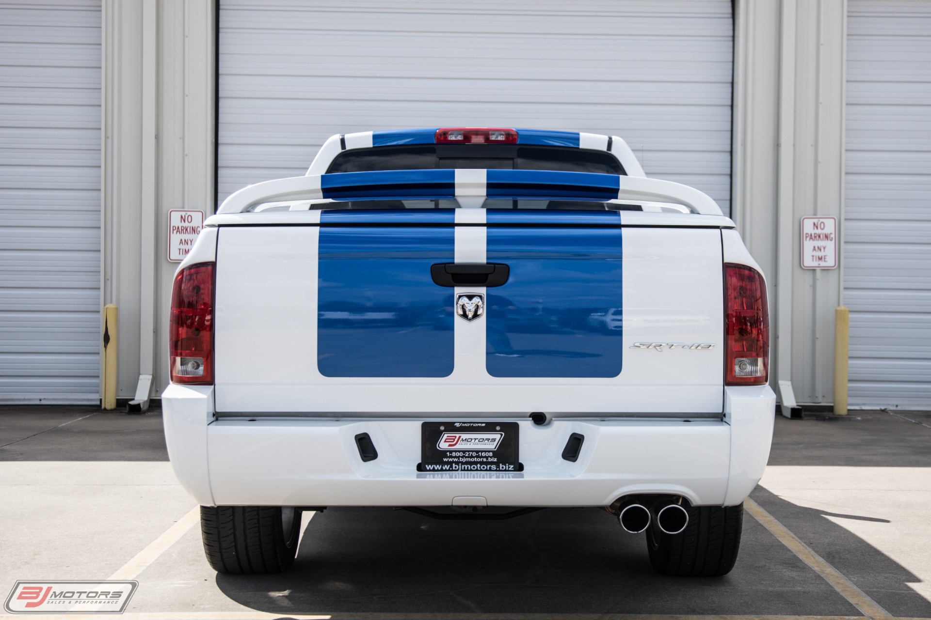 Used-2005-Dodge-Ram-1500-SRT-10