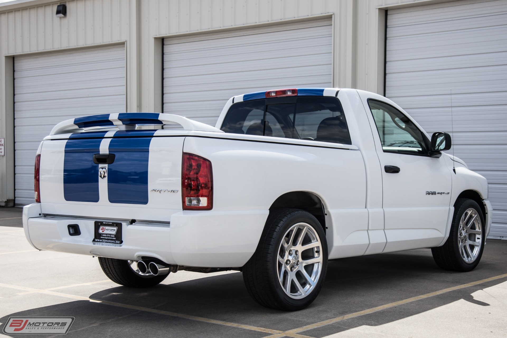 Used-2005-Dodge-Ram-1500-SRT-10