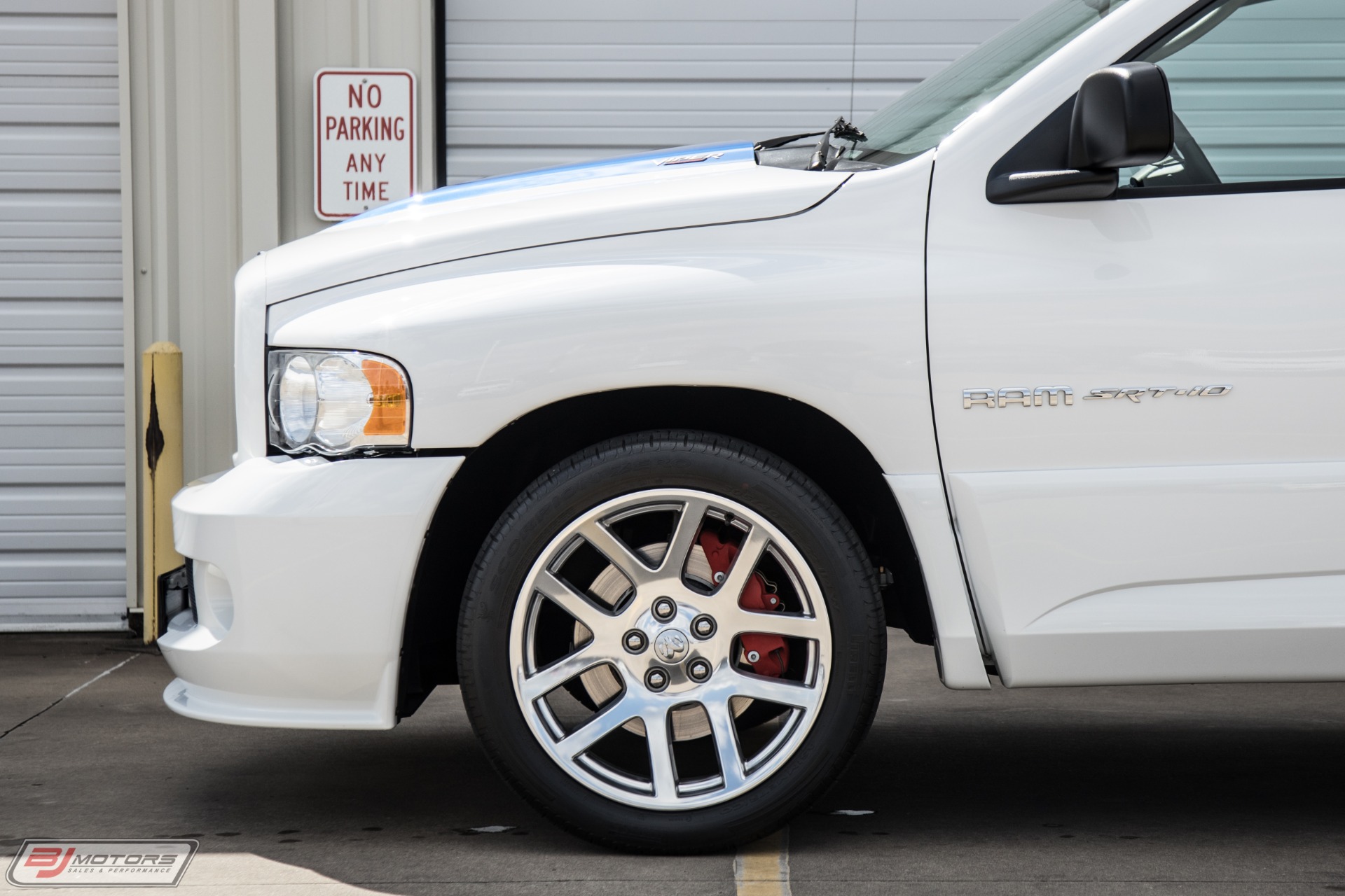 Used-2005-Dodge-Ram-1500-SRT-10